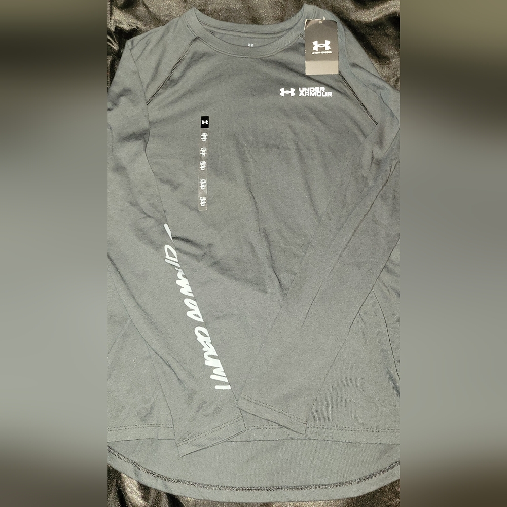 Black under armor long sleeve shirt